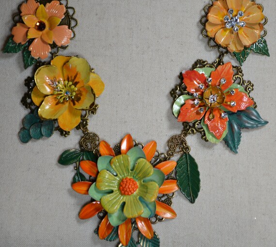Metal flower deals necklace