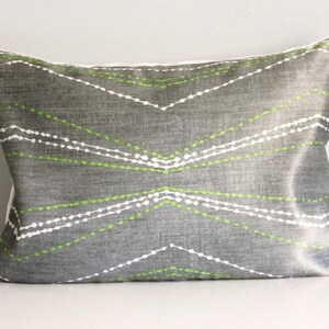 Decoratieve kussenslopen grijze chevronstrepen-12 x 18 lendekussens