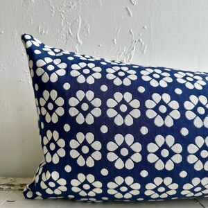Retro Floral Pillow Cover Blue Decorative Throw Pillow Cushion Cover 12x24 Woven zippered Geometric Navy Blue Pillow Cover