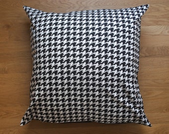 Black and White Vintage Houndstooth Decorative Pillow Cover, Fall Floor Cushion, Custom Sizes, Black Throw Pillow Cover, 26x26