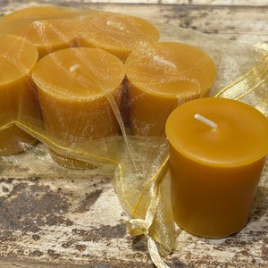 Beeswax Flat Top Votives Pure Beeswax Candles directly from the Beekeeper Bild 1