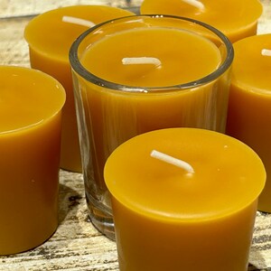 Beeswax Flat Top Votives Pure Beeswax Candles directly from the Beekeeper Bild 6