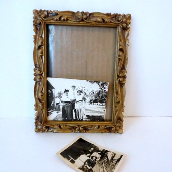 Vintage Carved Gold Frame Resin 5 x 7 Syroco style 1960s Hollywood Regency