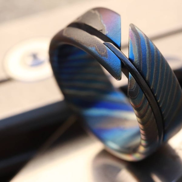 Anillo Timascus negro: banda hipoalergénica híbrida ZrTi (9 mm)