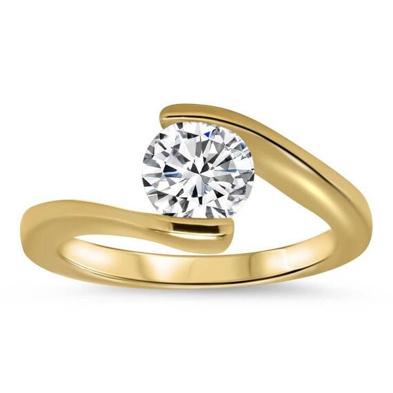 Half bezel hotsell moissanite ring