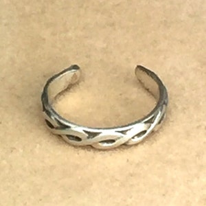 Celtic Braid Adjustable Sterling Silver Toe Ring - Toe Jewelry - Knuckle Ring - Midi Ring - Foot Jewelry - Beach Jewelry - Summer Jewelry