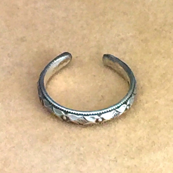Geometric  Diamond Pattern Toe Ring - Sterling Silver - Adjustable Toe Ring - Knuckle Ring - Beach Jewelry - Summer Jewelry - Toe Jewelry