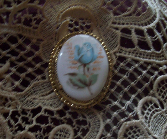 Vintage Blue Rose Brooch/ Vintage Jewelry/ Costum… - image 1