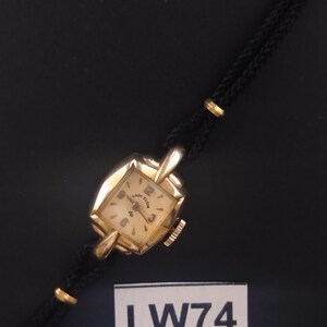 Vintage Gold Lady Elgin Watch - Etsy display picture 3
