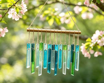 Campana de viento de cristal marino azul verdoso – Decoración bohemia para jardín costero (28 cm de ancho)