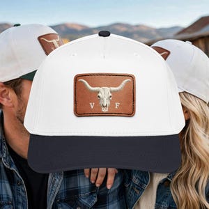 Casquette de camionneur VF Ranch - Écusson en cuir tête de Longhorn - Casquette de baseball western blanche/noire M