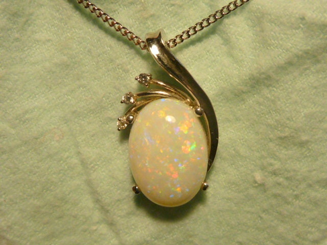 Vintage Opal Cluster Pendant Necklace - Jewellery Discovery