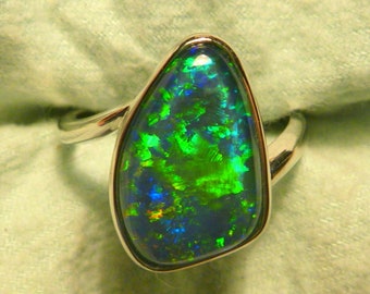 Womens Opal Ring Ladies Sterling Silver 925 Free Form Gem Grade Triplet. item 160147.