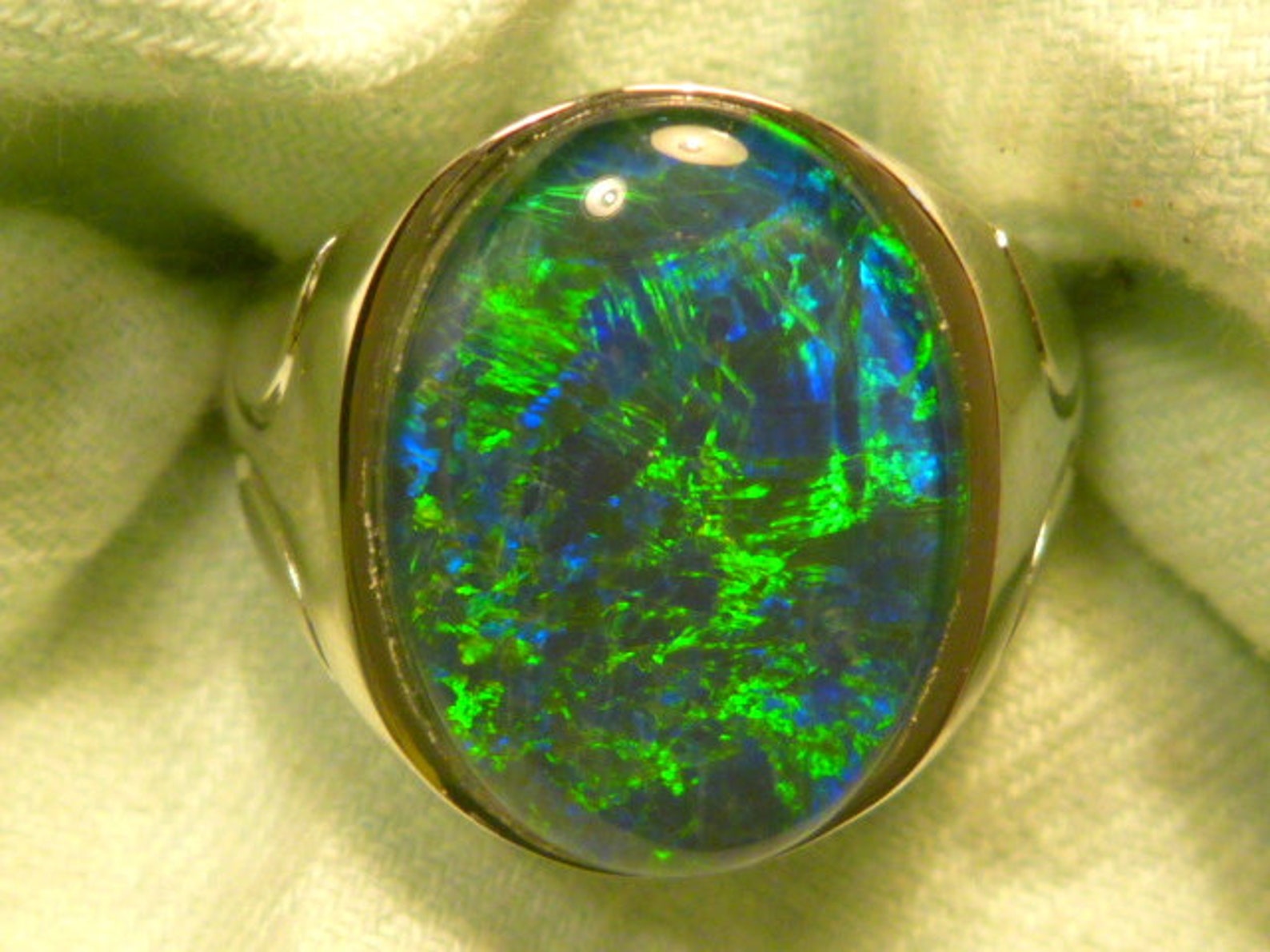 Anello da uomo in argento con opale naturale - Catawiki Anello da uomo in argento con opale naturale - Catawiki