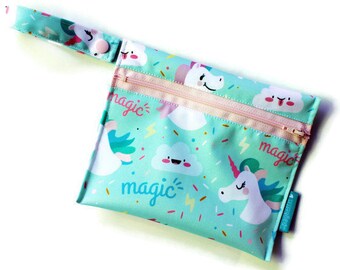 pochette hydrofuge - étuis pour masque lavable- sac pour lingettes - motif Licornes