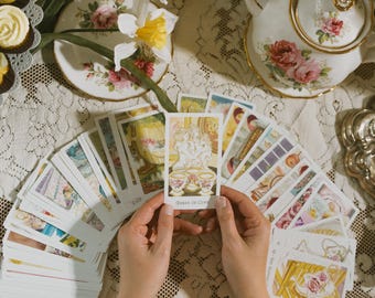 Mazzo di Tarocchi Yellow House - stile cottage, accogliente, tè, romantico, antiquariato, giardino, acquerello originale - NESSUNA IA utilizzata, tutte le illustrazioni sono ad acquerello originali