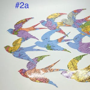 Laminierte Weltkarte Vögel, Elegante Fliegen Schwalben, Buchdruck, neutrale Farben Schwalbengirlanden, Vogelgirlande, Mantelgirlande, Atlas