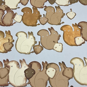 Squirrels and acorns garland - classroom decor - room decoration - fall leaves confetti - fall leaves Decor - kids bedroom decoration