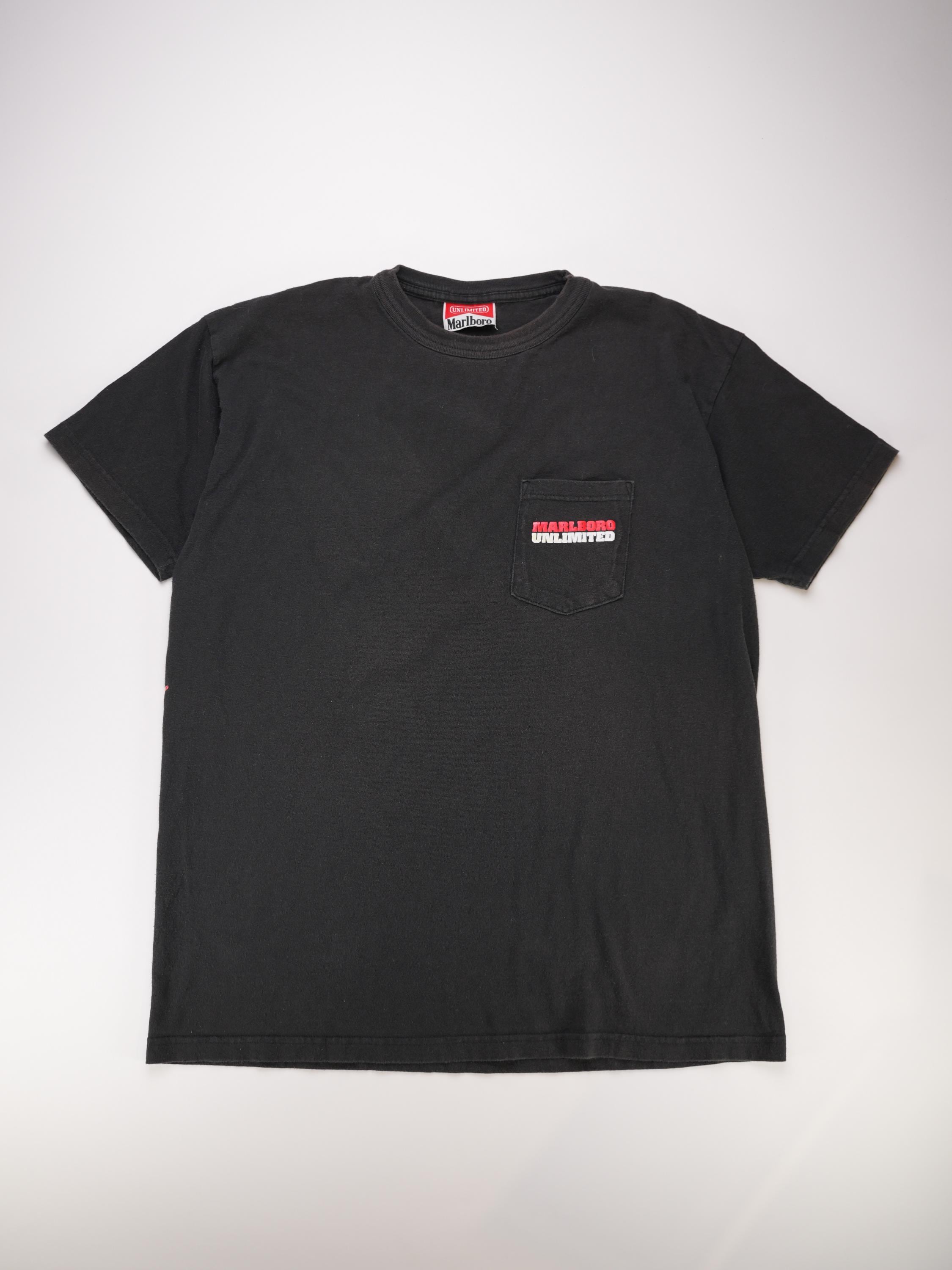 トップス 90s MARLBORO LIZARD POCKET TEE XL Vintage 1990s - Marlboro Unlimited Lizard Graphic Pocket T