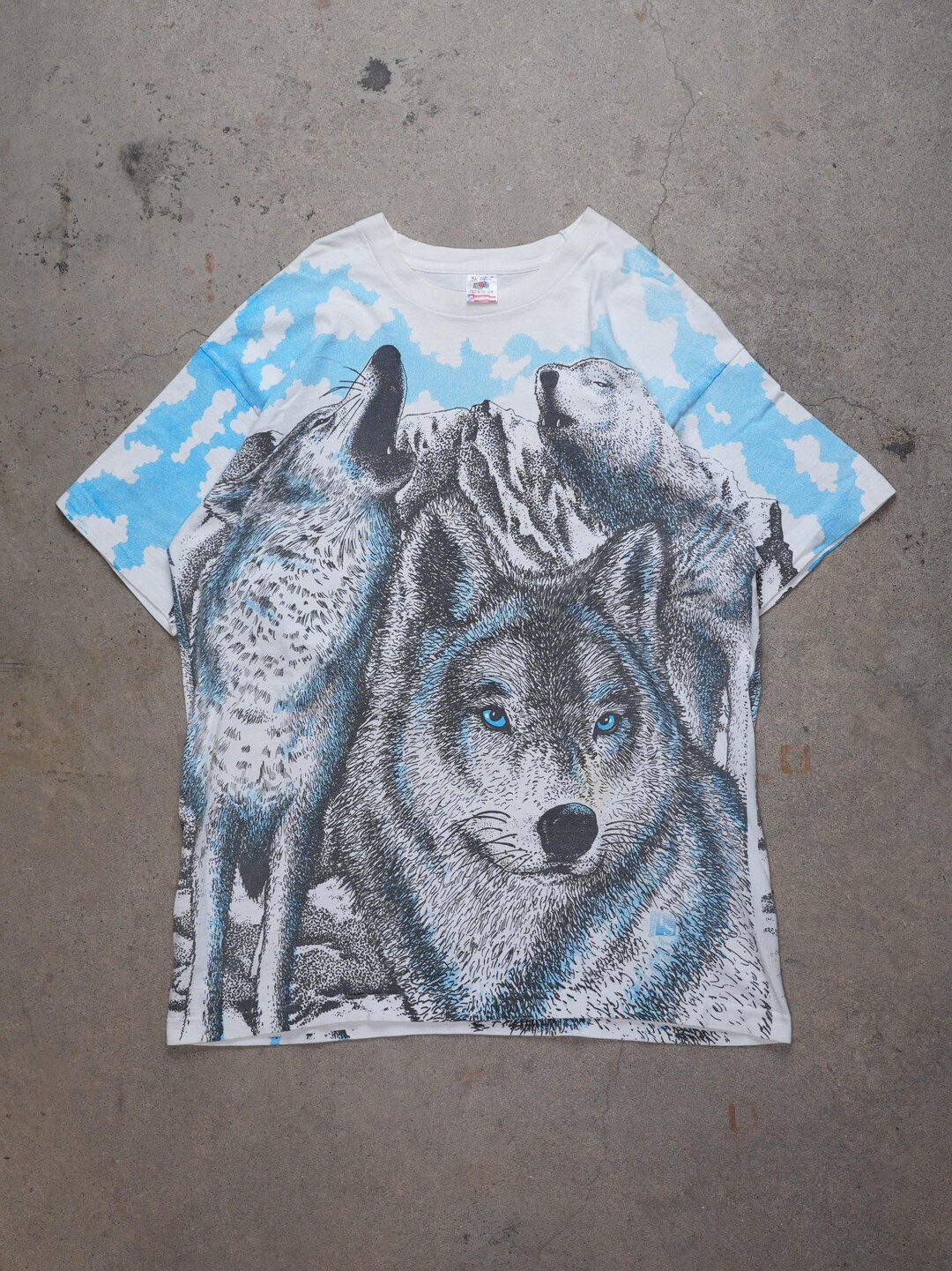 Vintage 1990s - Wolf Graphic All Over Print T-shirt - Etsy