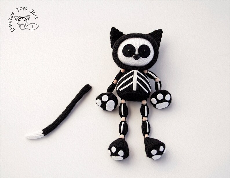 Skeleton Black Cat.  Halloween Knitting pattern knitted in afbeelding 5