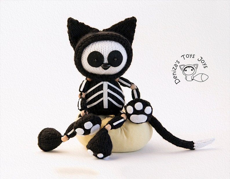 Skeleton Black Cat.  Halloween Knitting pattern knitted in afbeelding 2