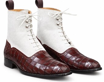 Bota masculina de luxo, feita à mão, nas cores branca e bordô | Botas com textura de crocodilo | Sapatos sociais com cadarço