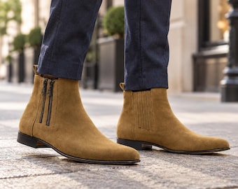 Botines de hombre de ante beige hechos a mano por diseñador / Botas elegantes de vestir con doble cremallera
