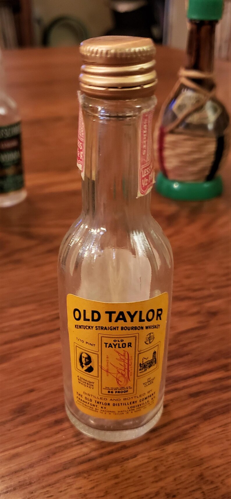 Vintage Miniature Liquor Bottles-Airline Liquor Bottles-Bacardi-Cutty Sark-Jim Beam-Smirnoff-Jack Daniels-Johnny Walker-Old Taylor-Braniff bild 8