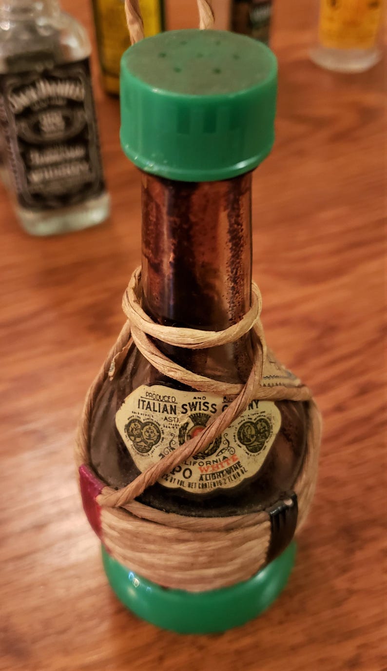 Vintage Miniature Liquor Bottles-Airline Liquor Bottles-Bacardi-Cutty Sark-Jim Beam-Smirnoff-Jack Daniels-Johnny Walker-Old Taylor-Braniff bild 4
