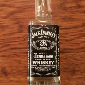 Vintage Miniature Liquor Bottles-Airline Liquor Bottles-Bacardi-Cutty Sark-Jim Beam-Smirnoff-Jack Daniels-Johnny Walker-Old Taylor-Braniff bild 5