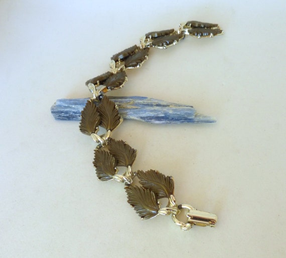 Vintage 1940's Lucite Brown Leaves and Gold Chunk… - image 1