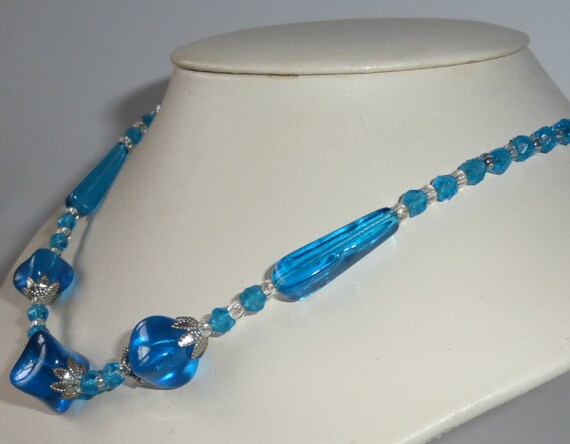 Vintage 1950's Blue and Crystal Glass Beaded Neck… - image 4