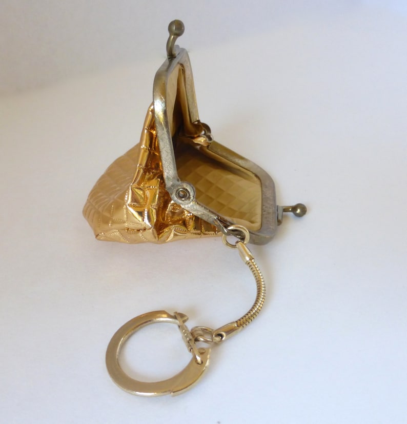 Vintage 1960/'s Gold Quilted Change Purse Pouch Keychain with Kiss Clasp in Original Round Box
