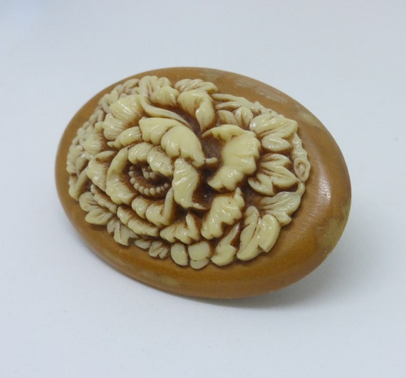 Vintage 1940's Japanese Molded Celluloid Oval Ros… - image 4
