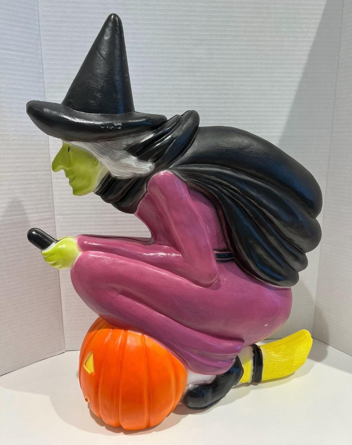 Union Don Featherstone Flying Witch Halloween Blow Mold General Foam Plastics USA Halloween Decor