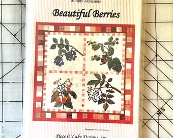 Vintage Berries Quilted Wall Hanging Pattern (Appliqué)
