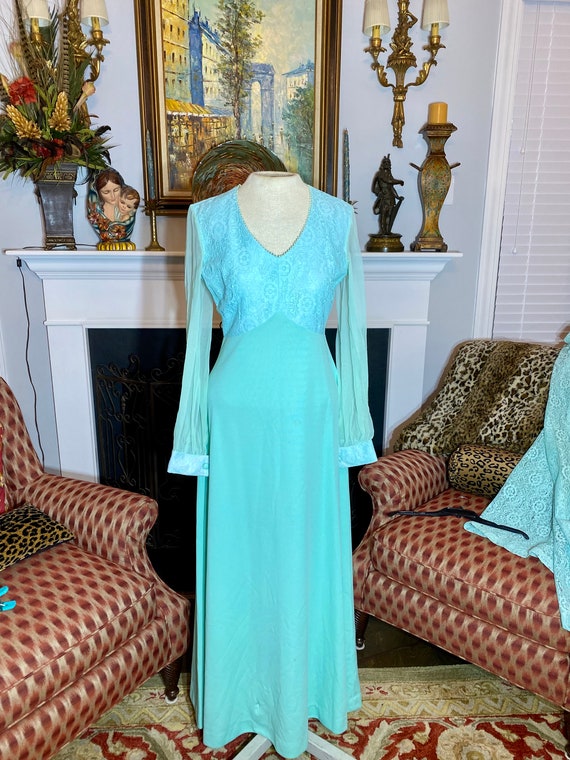 Vintage 1970s Robins Egg Blue Lace Mother-of-the … - image 4