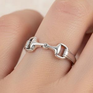 Hästbettring, ridsmycken i sterlingsilver, stapelring för bett, läcker häststil, present till hästälskare, julklapp till henne