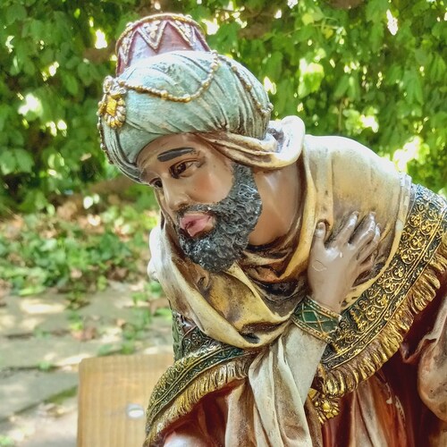 Large Nativity King Kneeling 11 Inches Nativity Statue Creche Centerpiece shops Mantel Holy Family