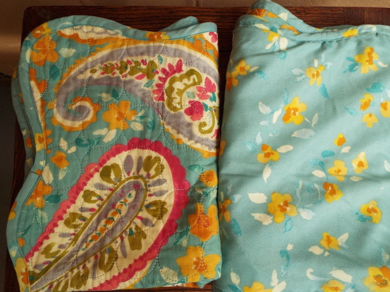 J Queen New York Persnickety Paisley Aqua Sham Quilted Green Floral Pillowcases Standard Scalloped
