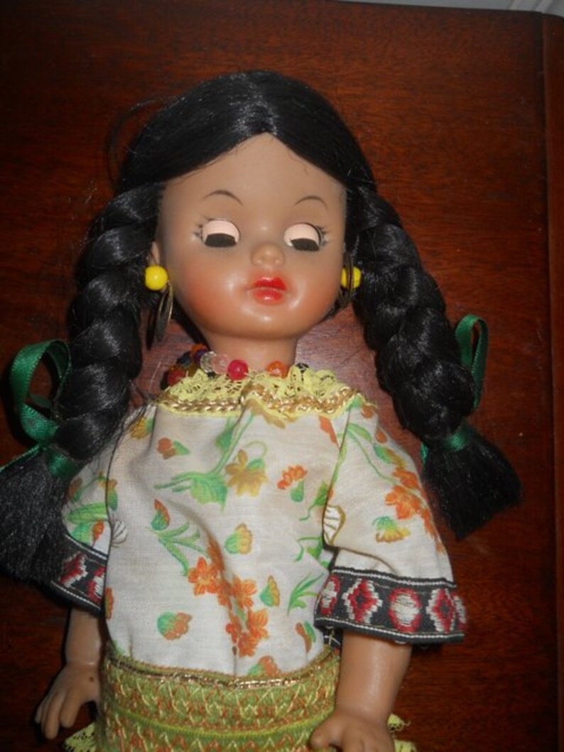 moving eyes doll