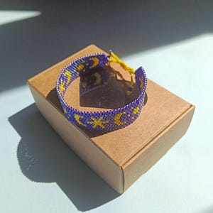 Midnight Eclipse geometric peyote bracelet pattern, tapered odd count peyote chart, dark blue yellow miyuki cuff, triangle decrease pdf