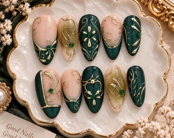 Smaragdgrüne künstliche Fingernägel, goldene, botanische Blumenmuster-Mandel-Nägel (handgefertigt)