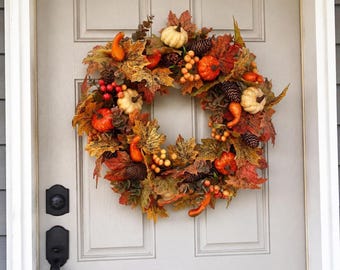 Kürbiskranz, 40 cm, PVC, Herbstdeko für die Veranda mit Ahornblättern und Tannenzapfen
