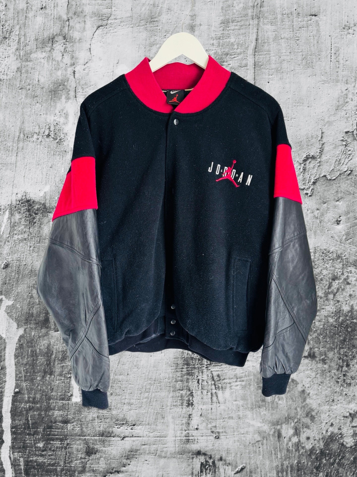 Incredibly Rare Vintage 90's Nike Air Michael Jordan Varsity Incredibly Rare Vintage 90's Nike Air Michael Jordan Varsity