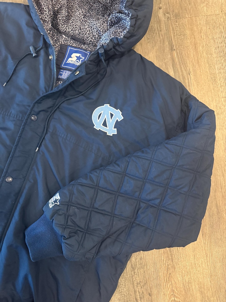 Vintage 90’s NCAA North Carolina Tar Heels University Starter Puffer Hooded Jacket Coat XL image 3