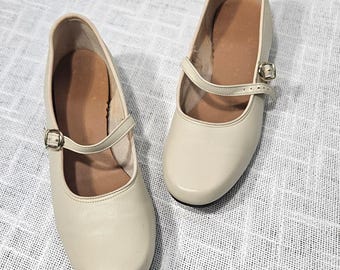 Vintage Cream Leather Mary Jane Flats | Made in USA Low Heel Ballet Shoes | Coquette Cottagecore Ivory Dress Shoes | Size 7 Medium