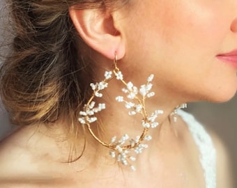 Teardrop bridal earrings gold, Leaf branch hoop earrings, Large boho bridal earrings, boho wedding earrings, statement earrings, pear shaped