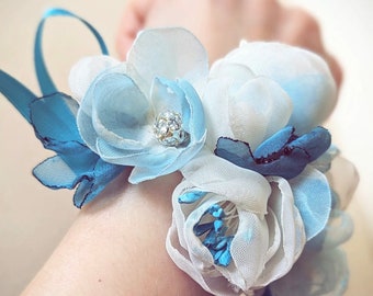 Wrist corsage, Prom Flower Corsage, Mother of the Bride or Groom Flowers, Turquoise Flower Corsage, Wrist Bouquet, Bridesmaid corsage, Gift